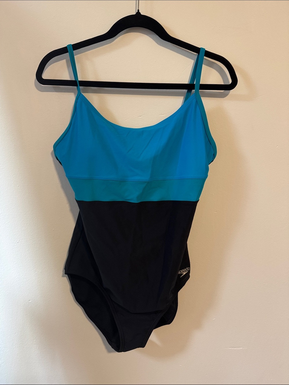 Speedo Women’s Teal and Black Colorblock One-Piece Swimsuit